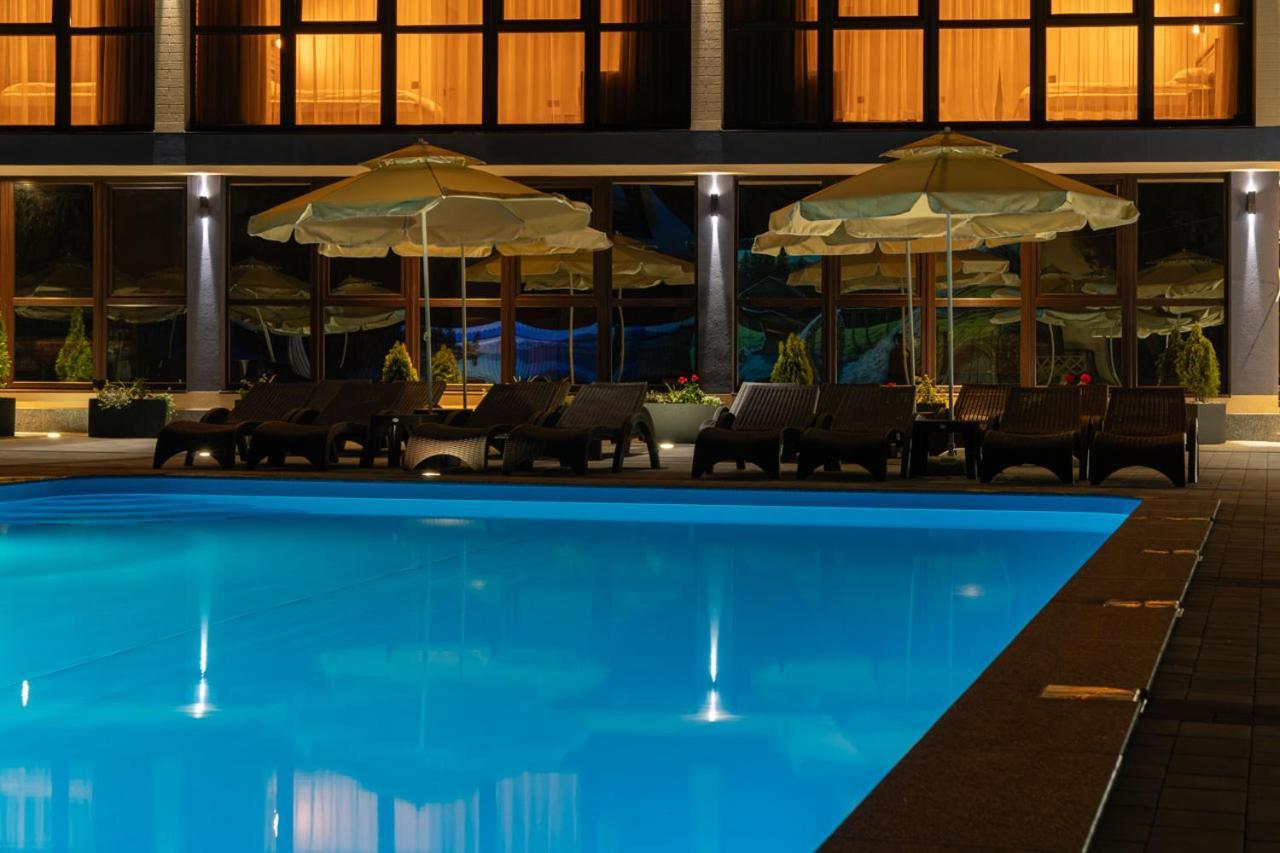 Brooklyn 2 Hotel Yablunytsya Eksteriør billede